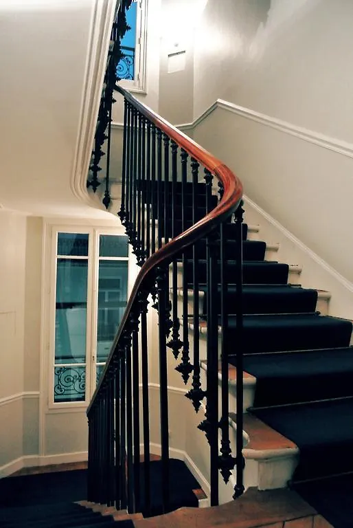 Apartment Triangle D'or Paris