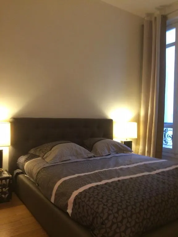 Apartment Triangle D'or Paris
